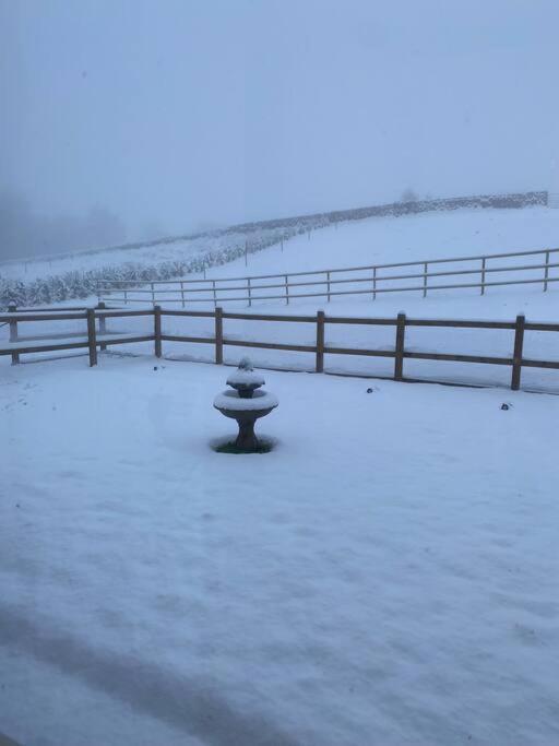 Luxury Detached Peak District Stone Barn - Dog Friendly Villa Hazelwood Kültér fotó