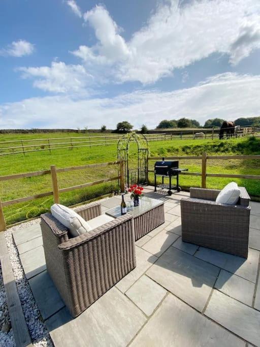 Luxury Detached Peak District Stone Barn - Dog Friendly Villa Hazelwood Kültér fotó